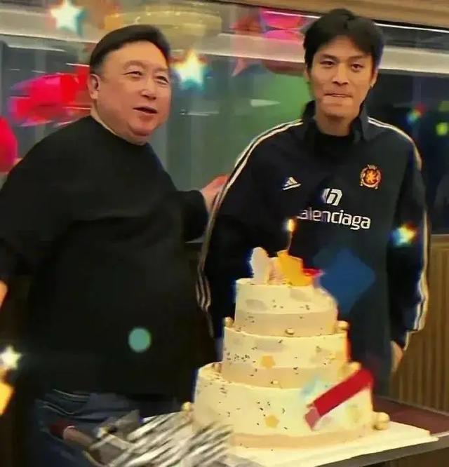 单场成交超1亿,“文化人”董宇辉也学会了“表演”(9) 单场成交超1亿,“文化人”董宇辉也学会了“表演”(9)